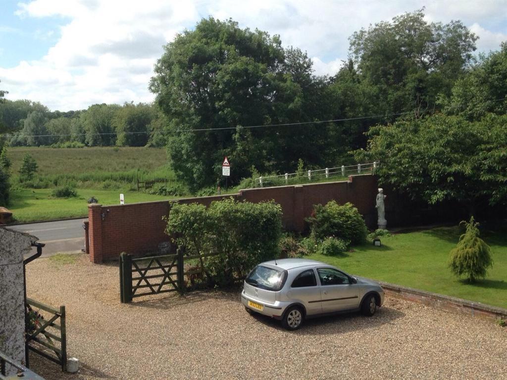 Coltishall Bridge House B&B מראה חיצוני תמונה